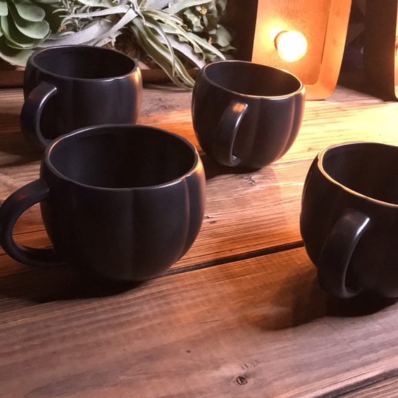 Pottery Barn Black Jack O'Lantern Pumpkin Stoneware Mugs - Set of 4 ๐ - Picture 10 of 16
